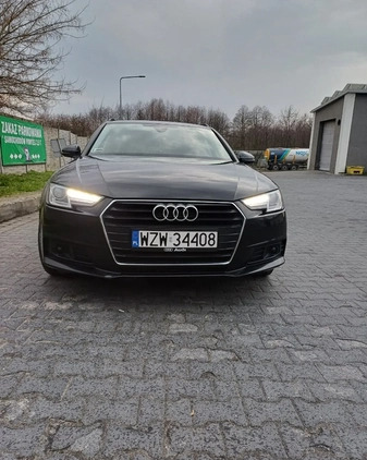 Audi A4 cena 69800 przebieg: 250000, rok produkcji 2016 z Zwoleń małe 277